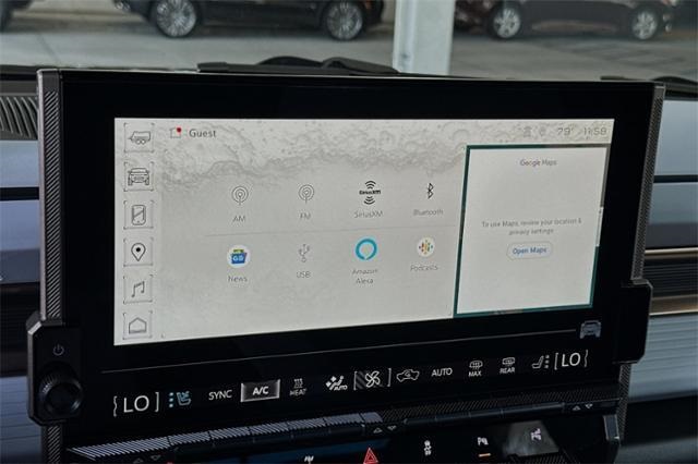 Vehicle image 18 of 32