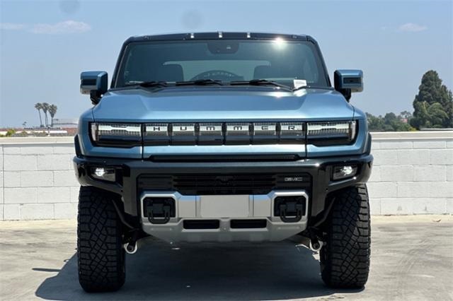Vehicle image 2 of 32