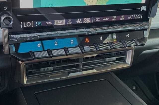 Vehicle image 20 of 32