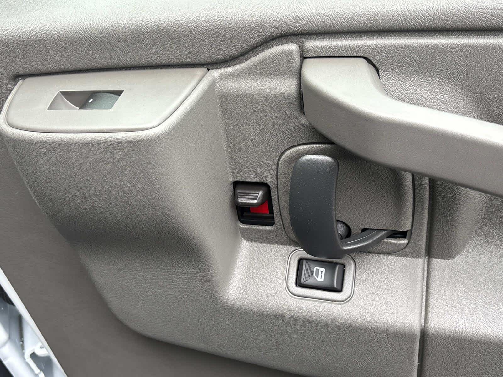 Vehicle image 43 of 52