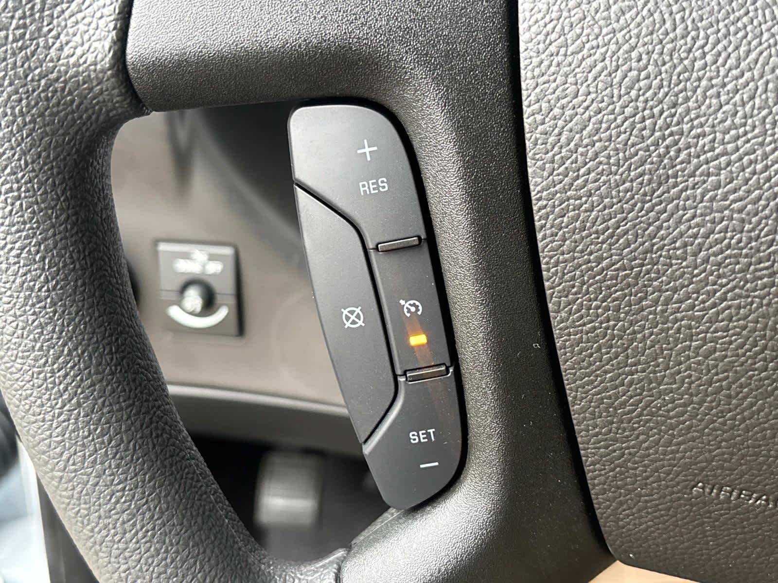 Vehicle image 17 of 52