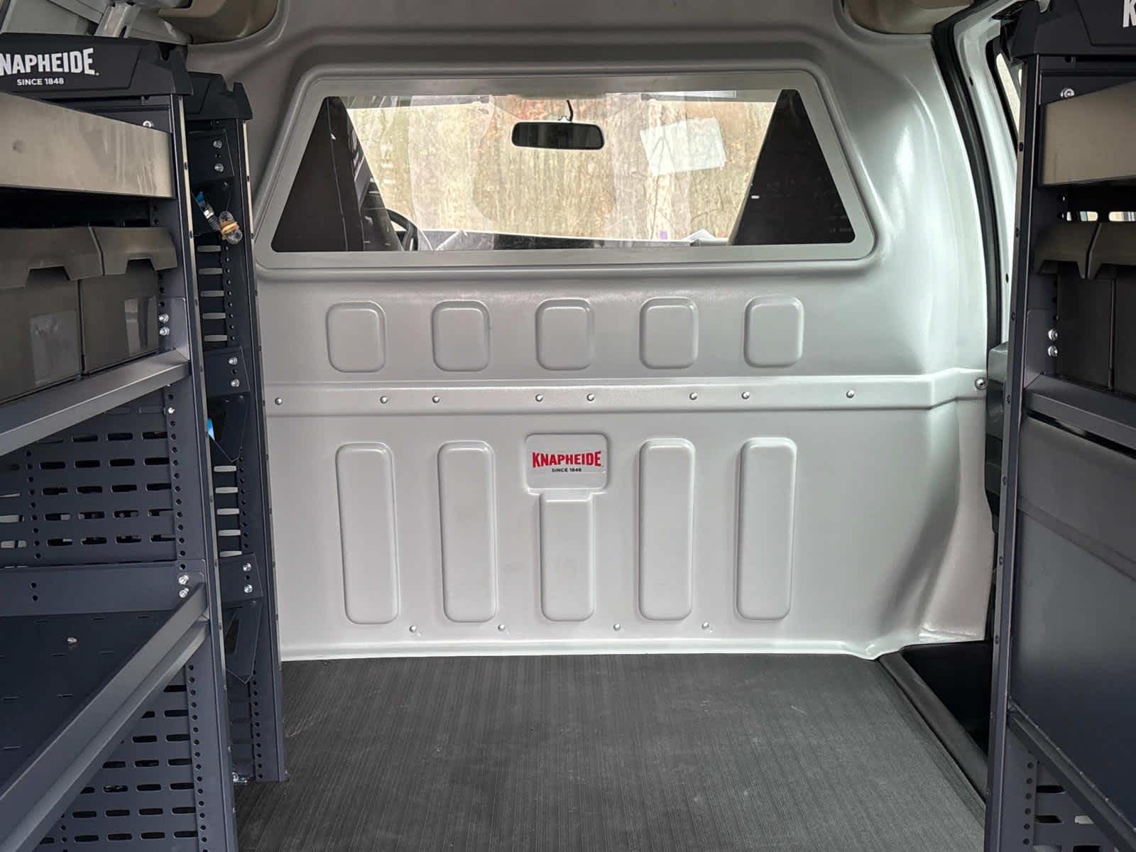 Vehicle image 31 of 52