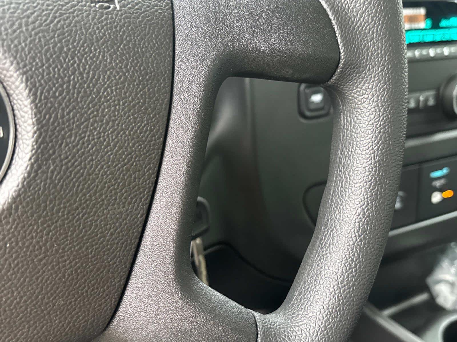 Vehicle image 18 of 52