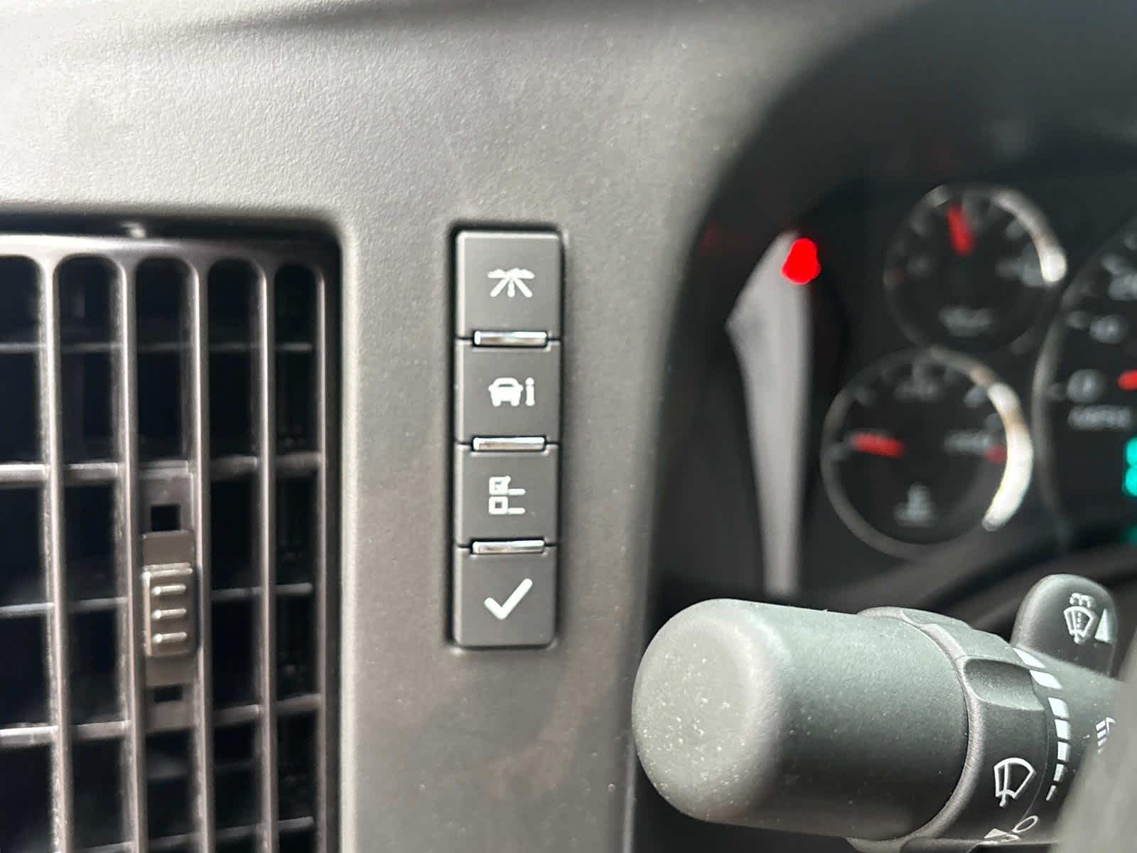 Vehicle image 21 of 52