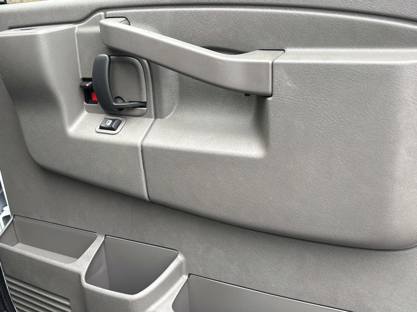 Vehicle image 42 of 52