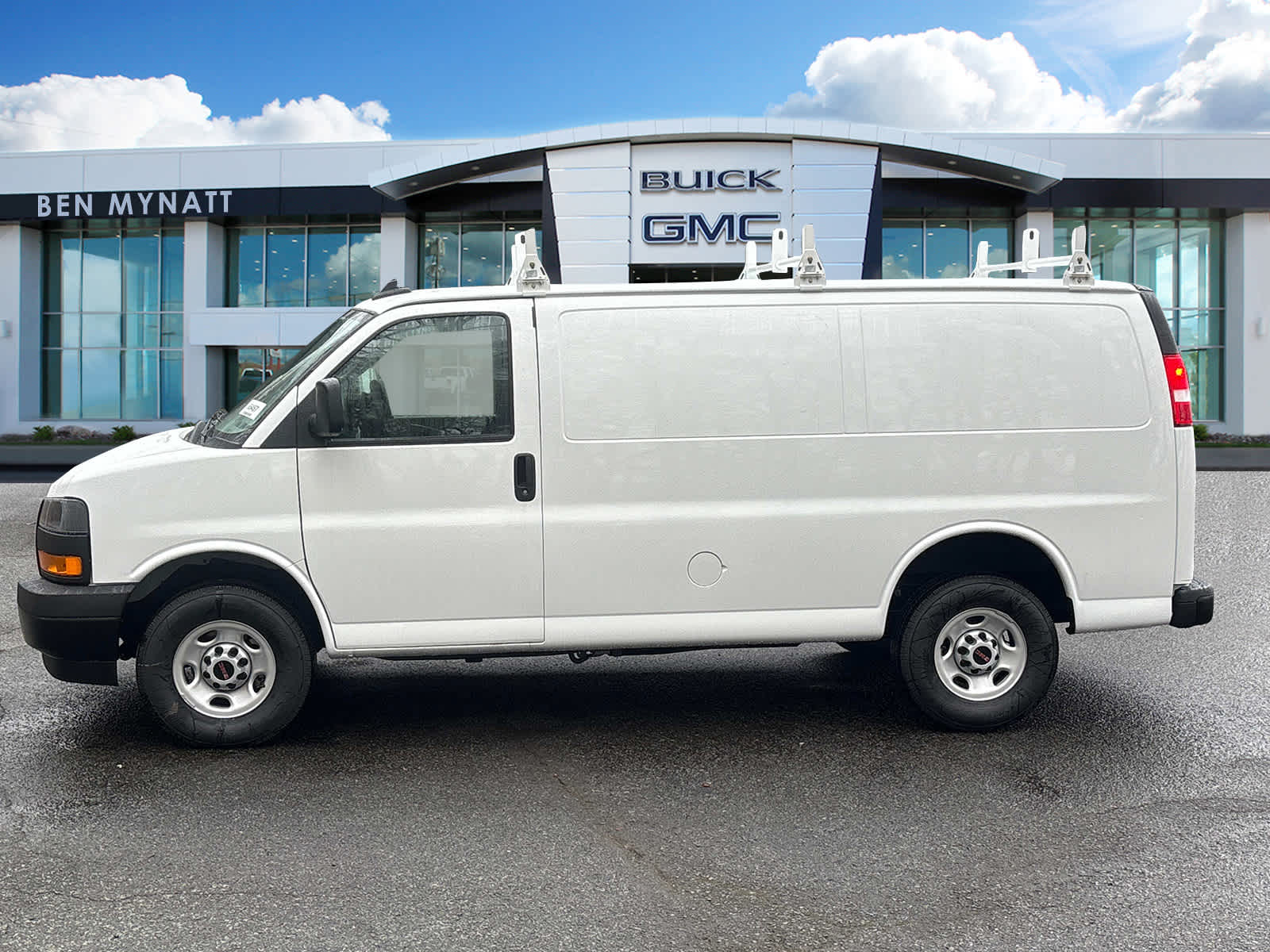 Vehicle image 4 of 52