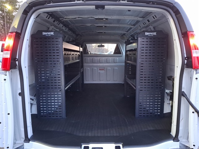 Vehicle image 9 of 10