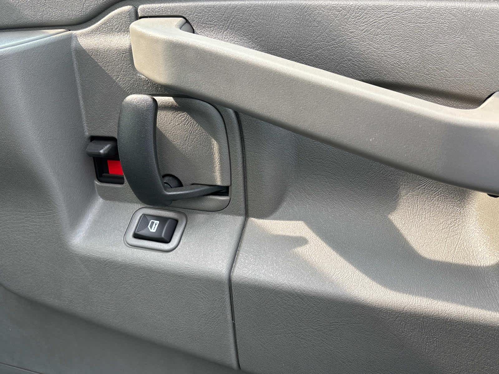 Vehicle image 36 of 46