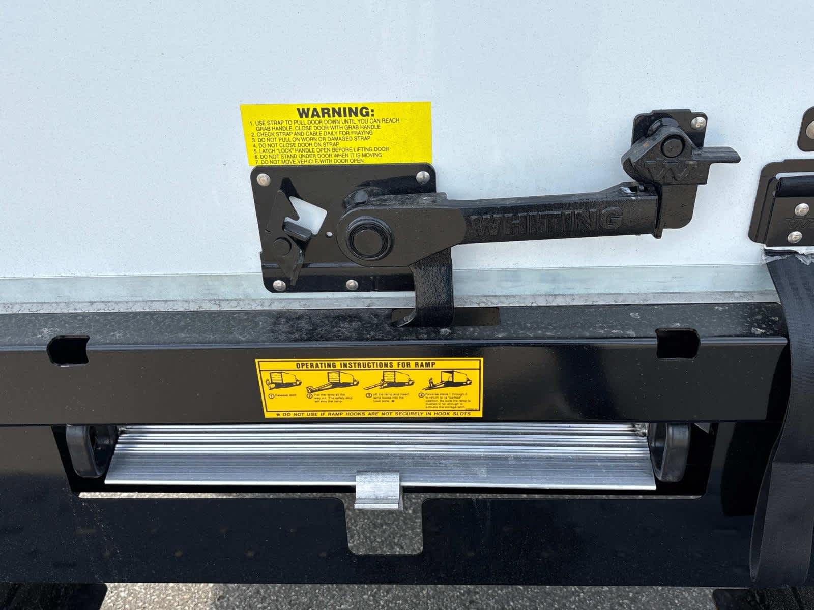 Vehicle image 33 of 46