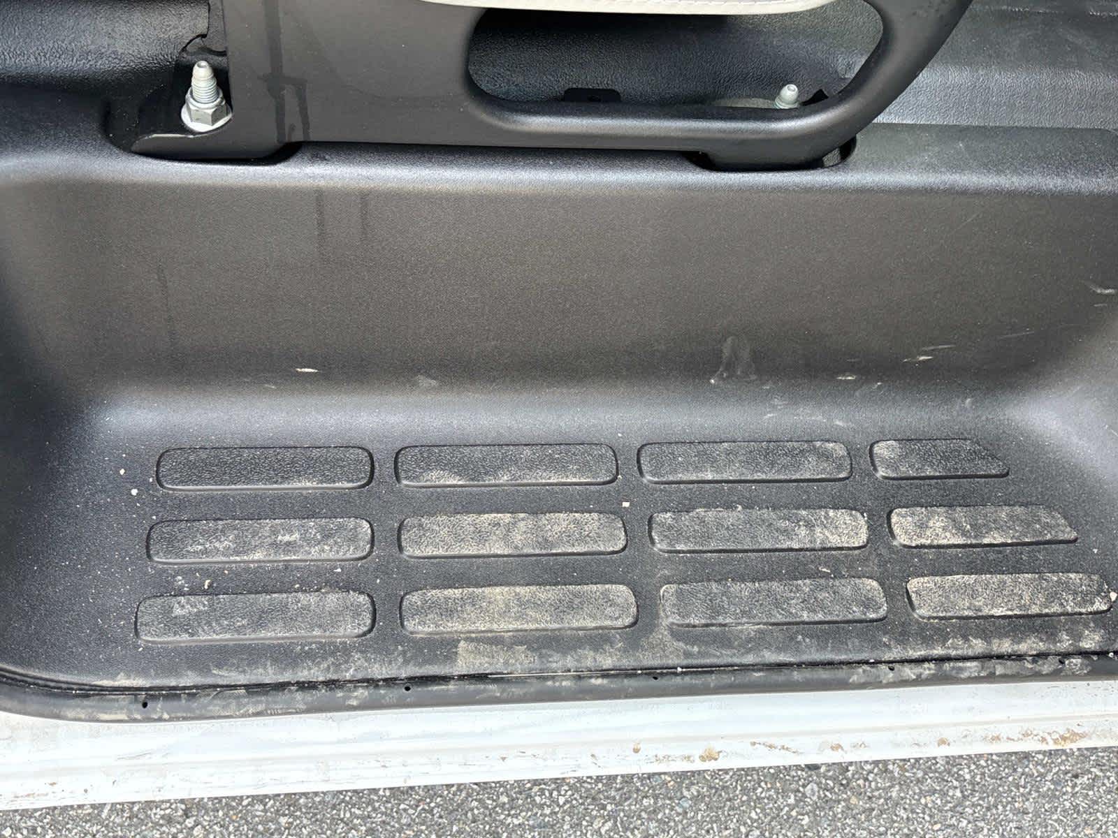Vehicle image 39 of 46