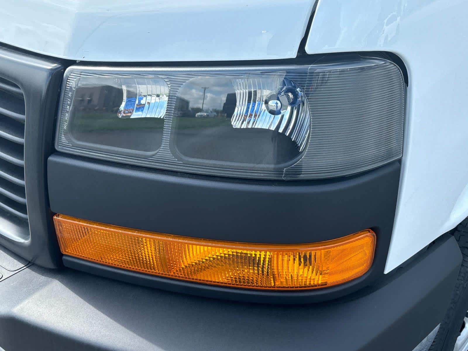 Vehicle image 36 of 41