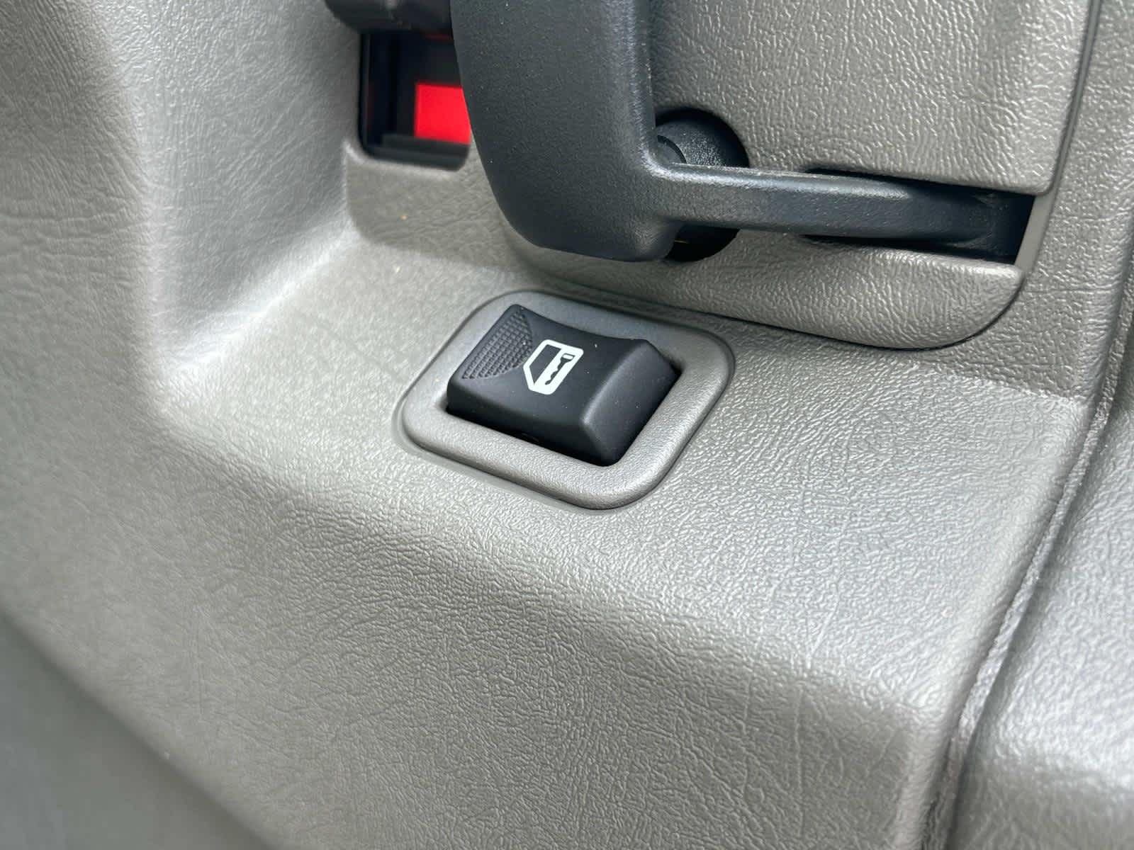 Vehicle image 31 of 41