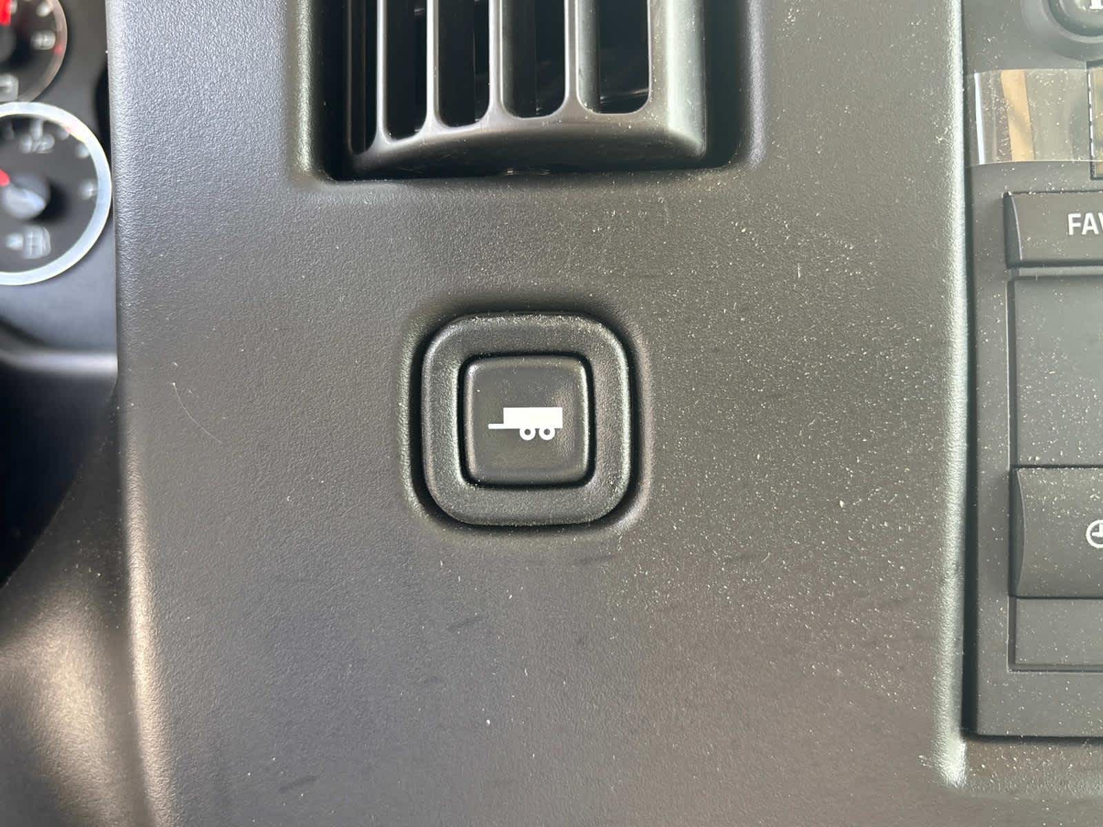 Vehicle image 13 of 41