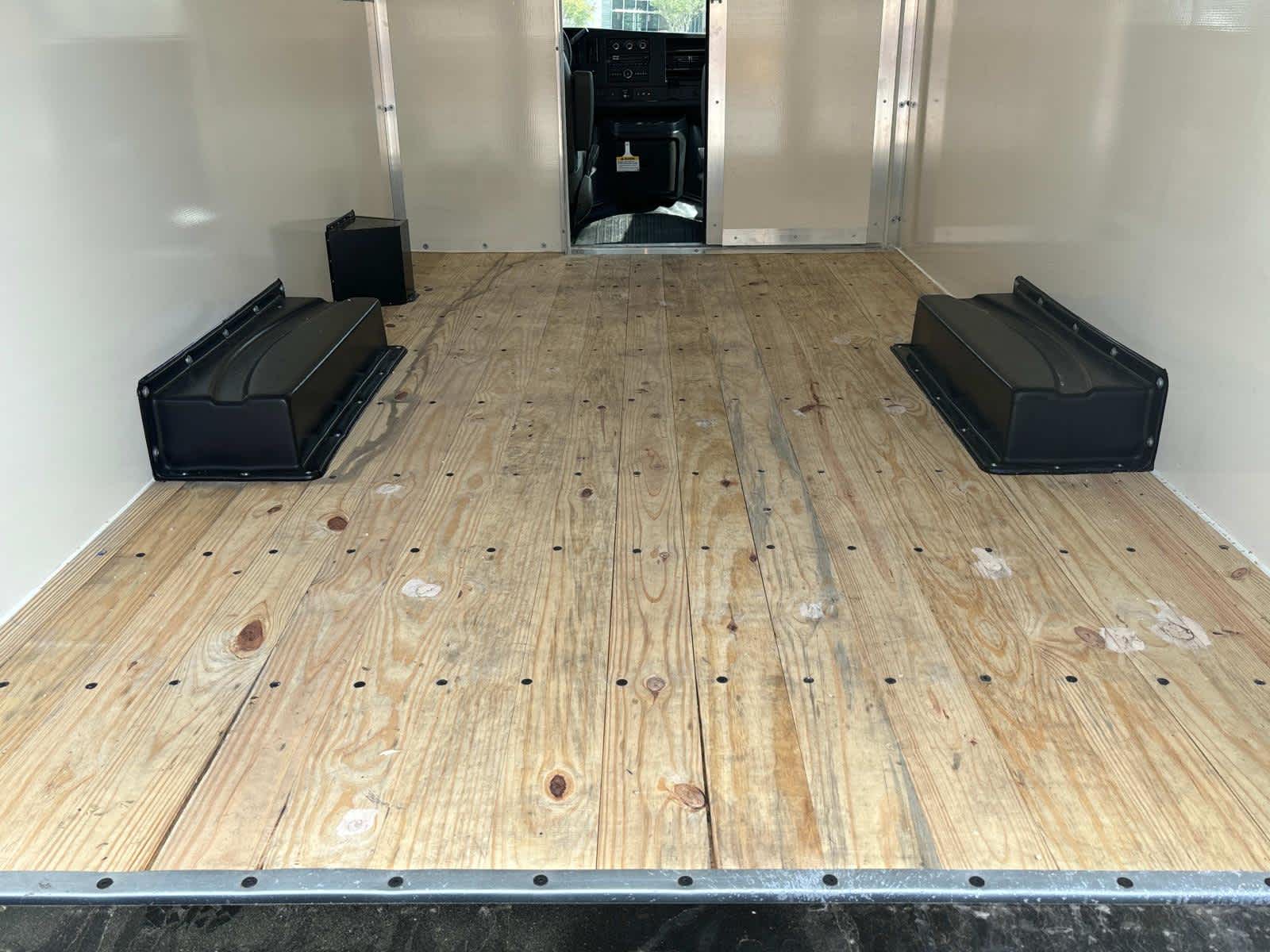 Vehicle image 10 of 41