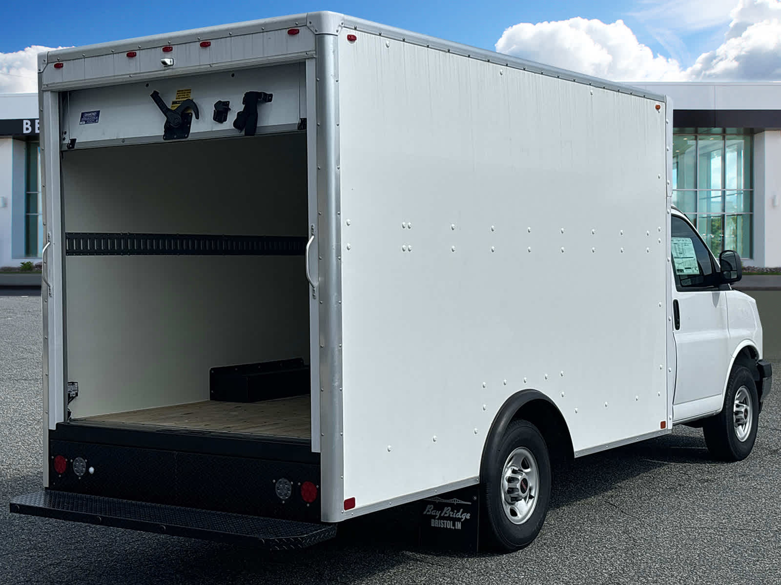 Vehicle image 7 of 41