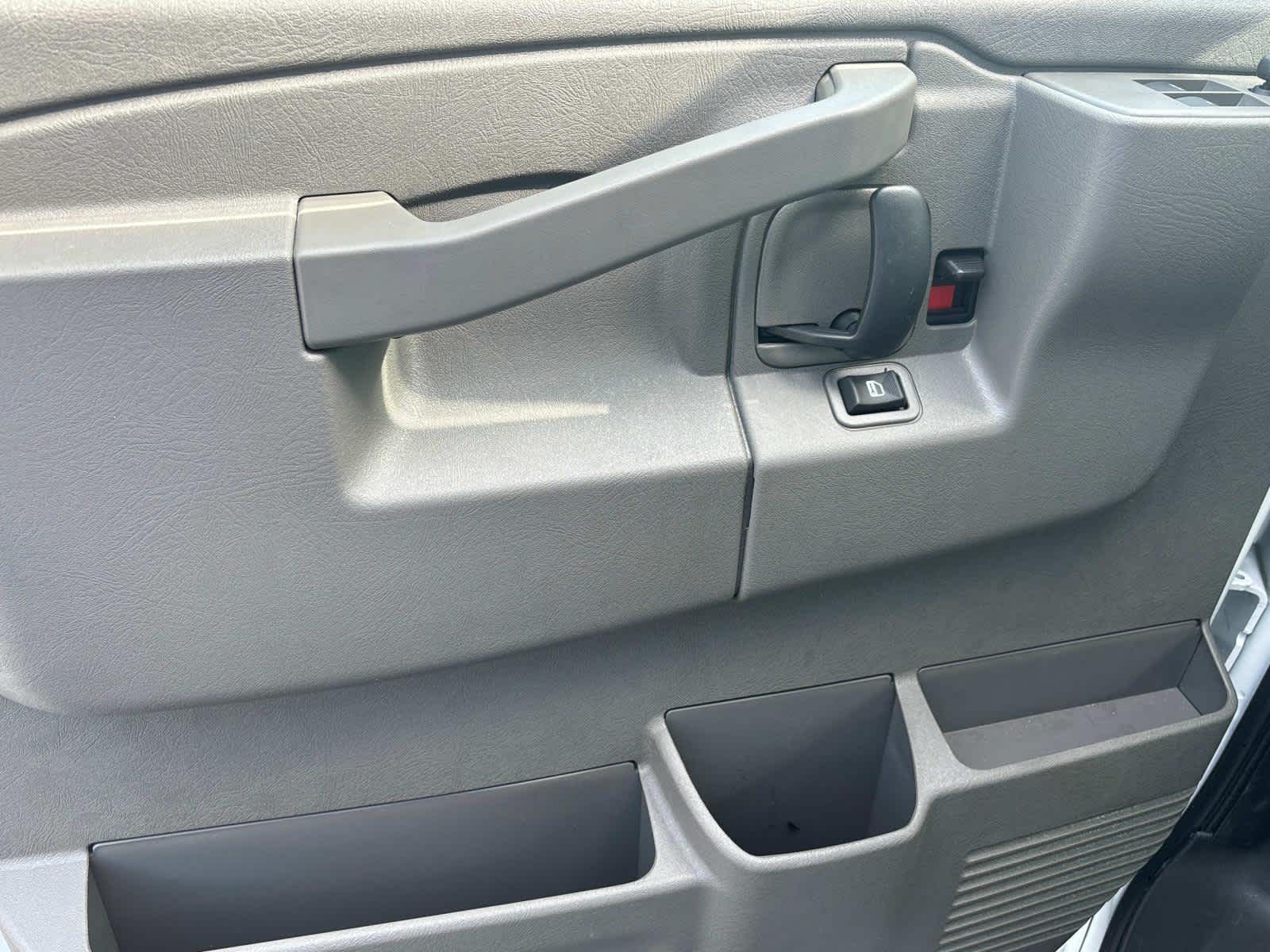 Vehicle image 24 of 41
