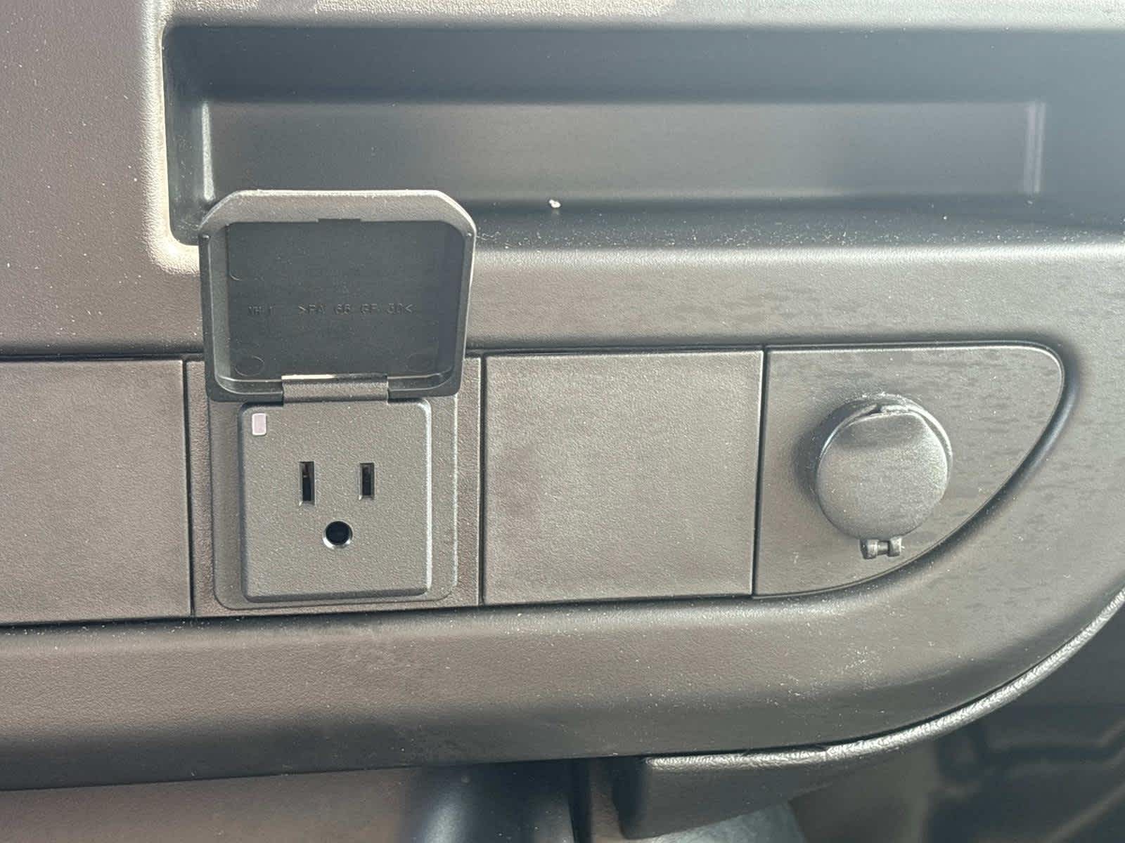 Vehicle image 9 of 41