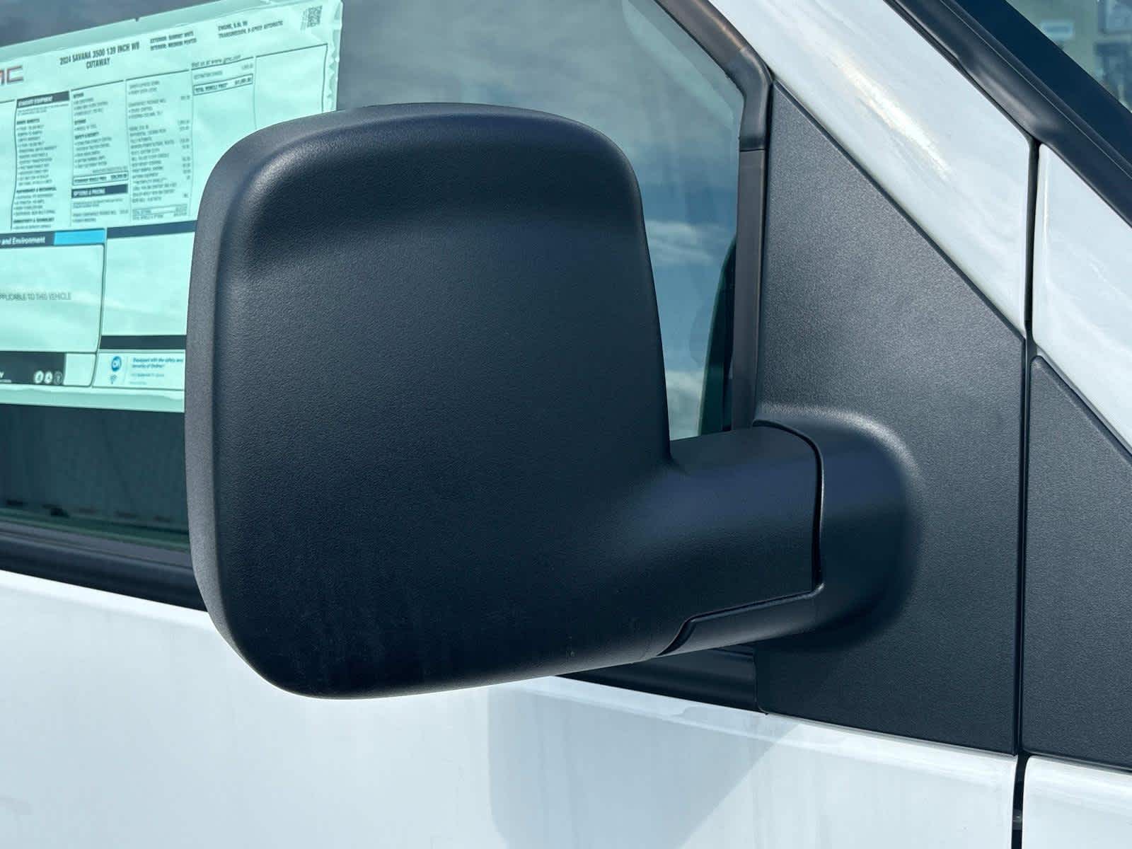 Vehicle image 33 of 41