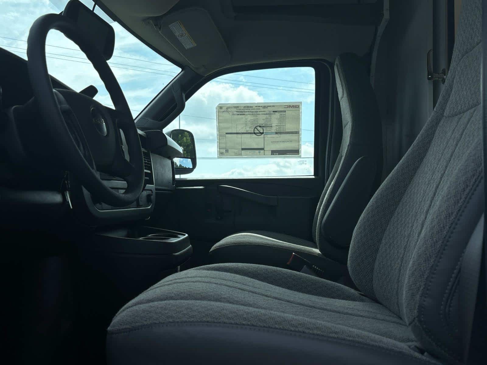 Vehicle image 21 of 41