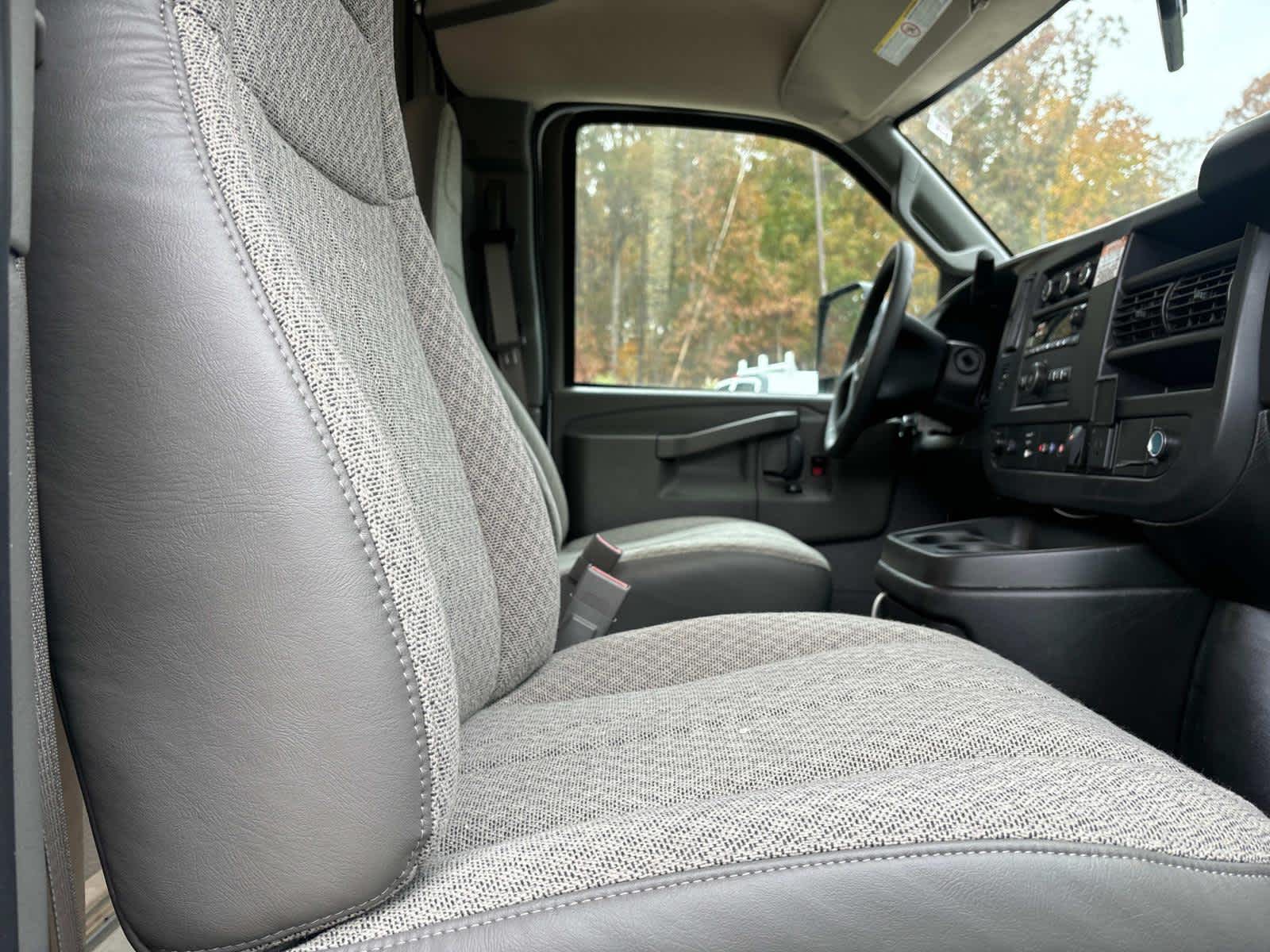 Vehicle image 47 of 56