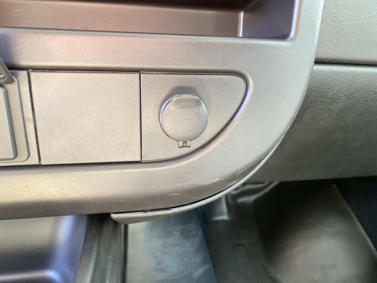 Vehicle image 8 of 38