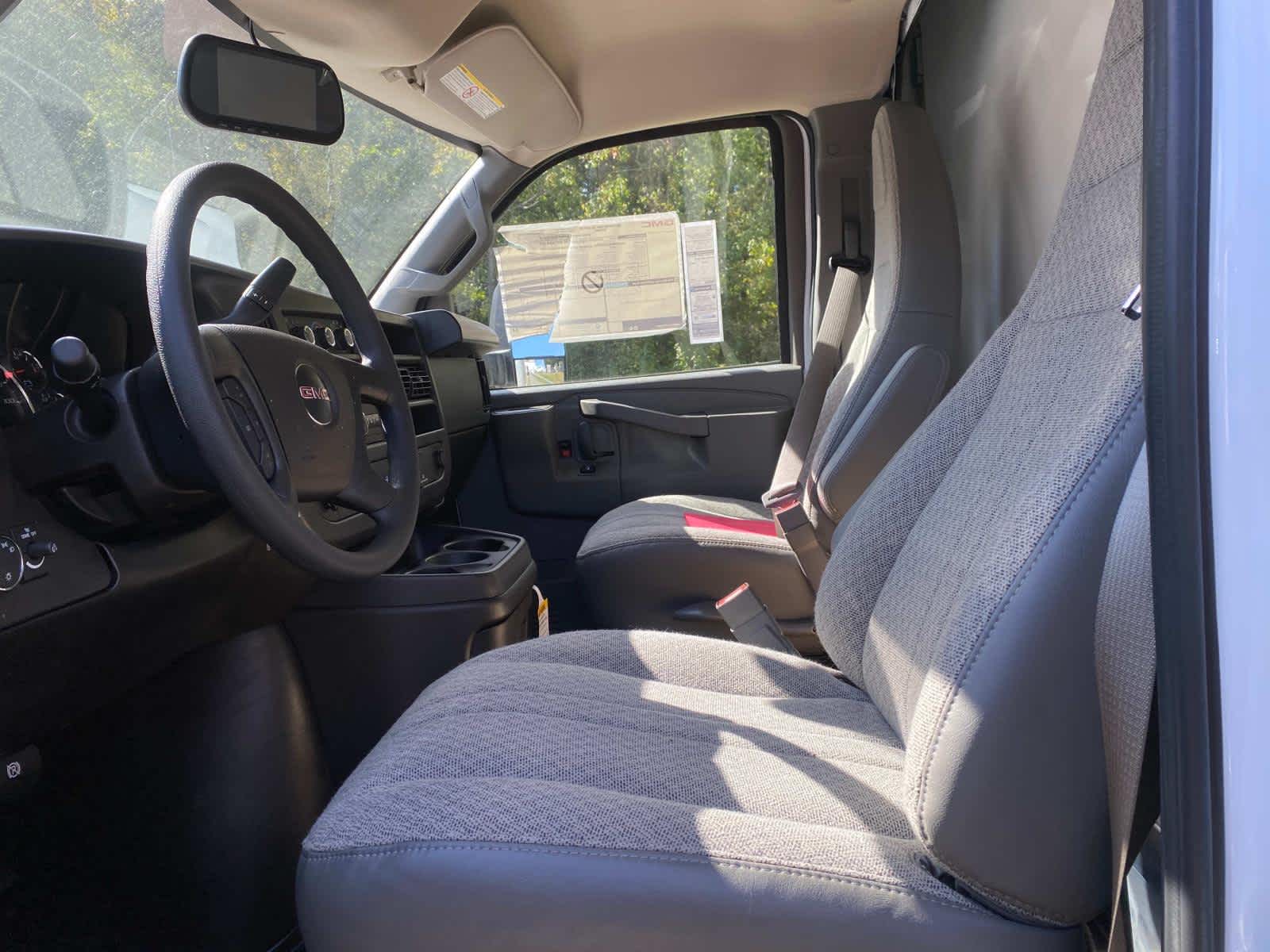 Vehicle image 21 of 38