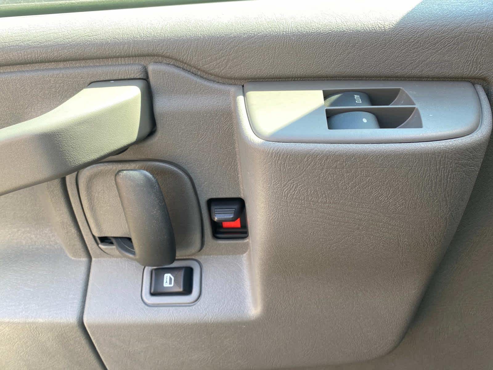 Vehicle image 20 of 38