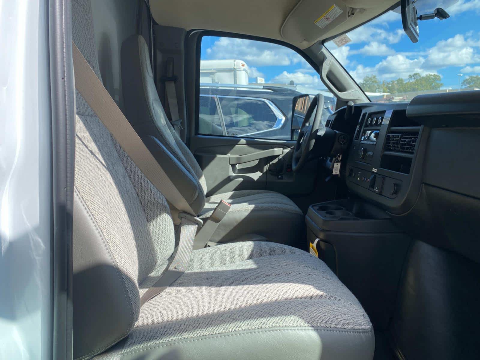 Vehicle image 29 of 38