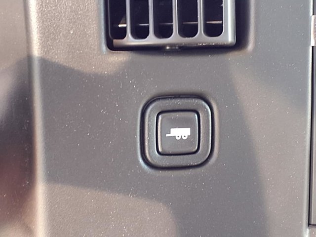 2024 GMC Savana Base Image 11 of 19