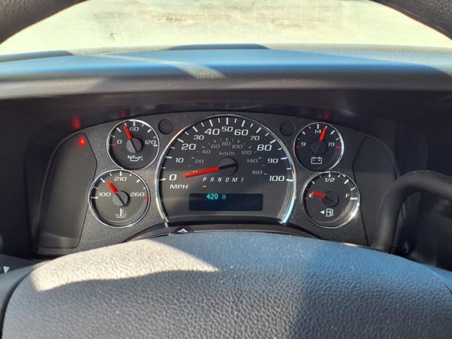 2024 GMC Savana Base Image 13 of 19