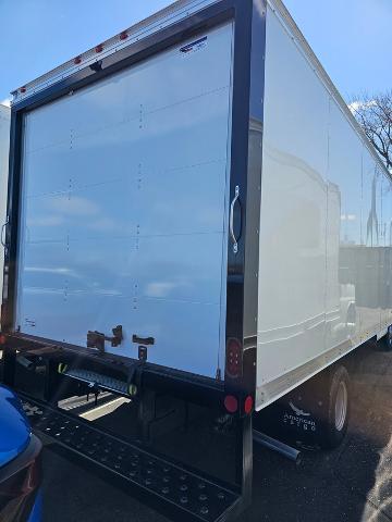 Vehicle image 3 of 3