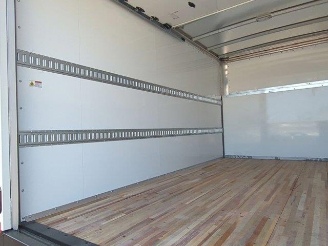 2024 GMC Savana Base Image 32 of 33