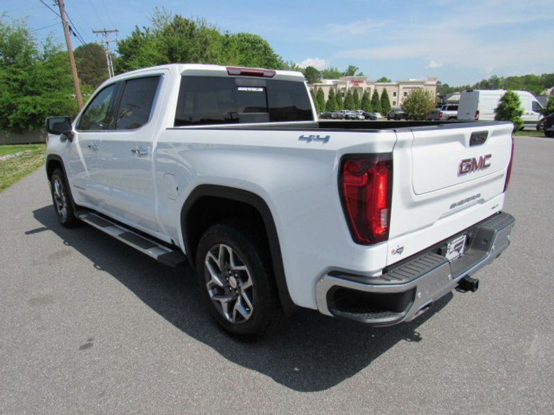 Vehicle image 6 of 22