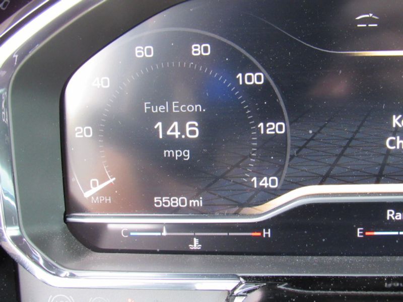 Vehicle image 11 of 22