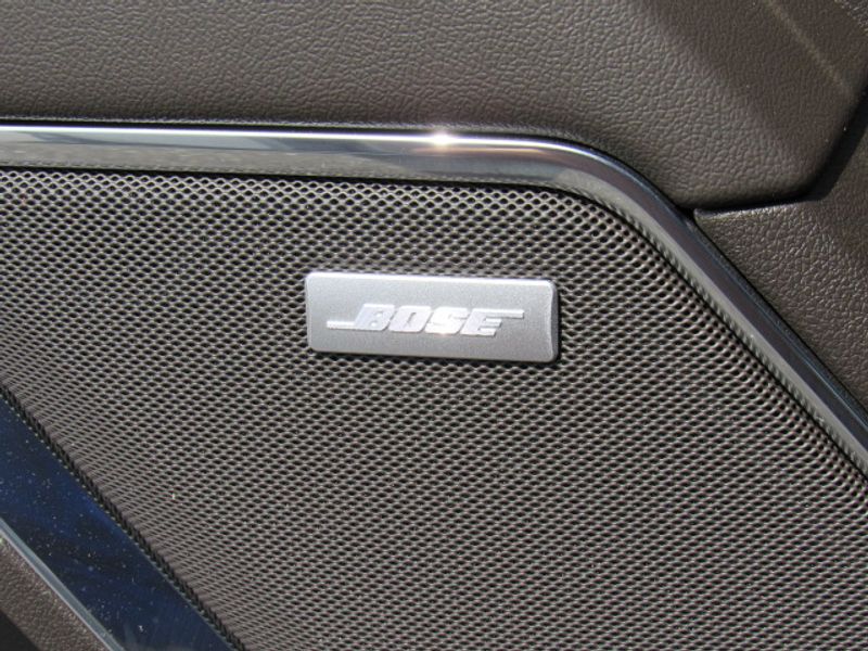 Vehicle image 14 of 22
