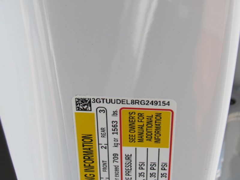 Vehicle image 21 of 22