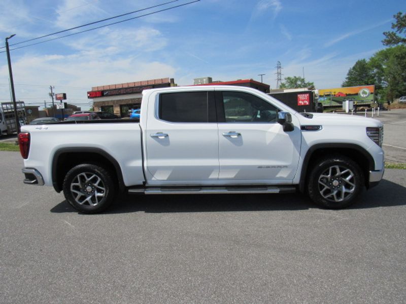 Vehicle image 5 of 22