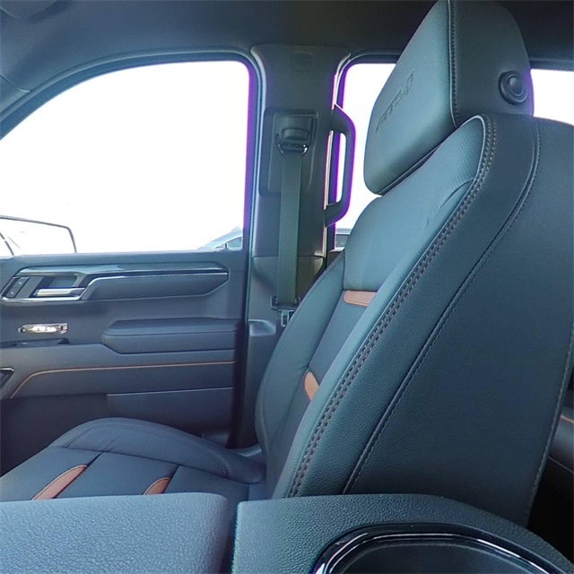 Vehicle image 27 of 29