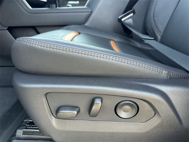 Vehicle image 12 of 29