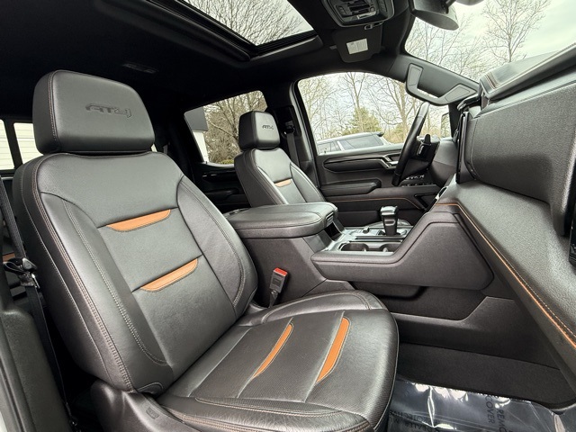 Vehicle image 14 of 40