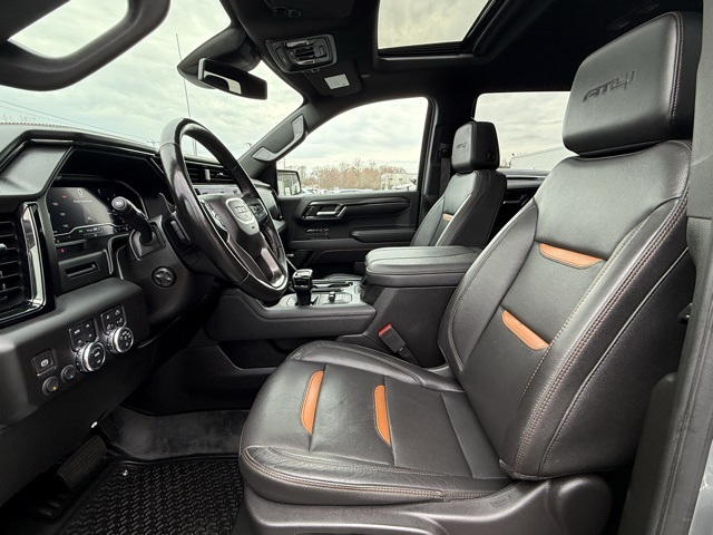 Vehicle image 12 of 40