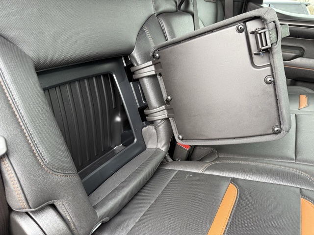 Vehicle image 18 of 40