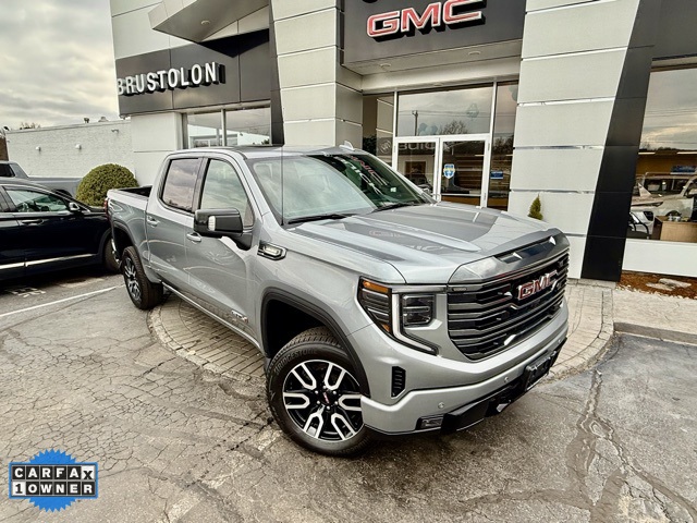 Vehicle image 4 of 40