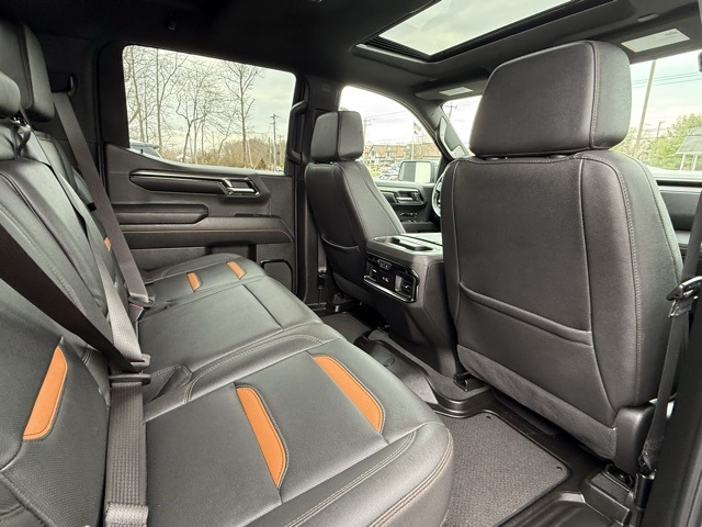 Vehicle image 16 of 40