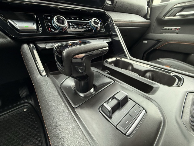 Vehicle image 23 of 40