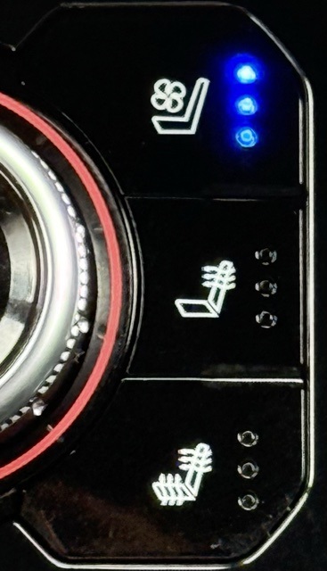 Vehicle image 27 of 40