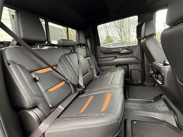 Vehicle image 17 of 40