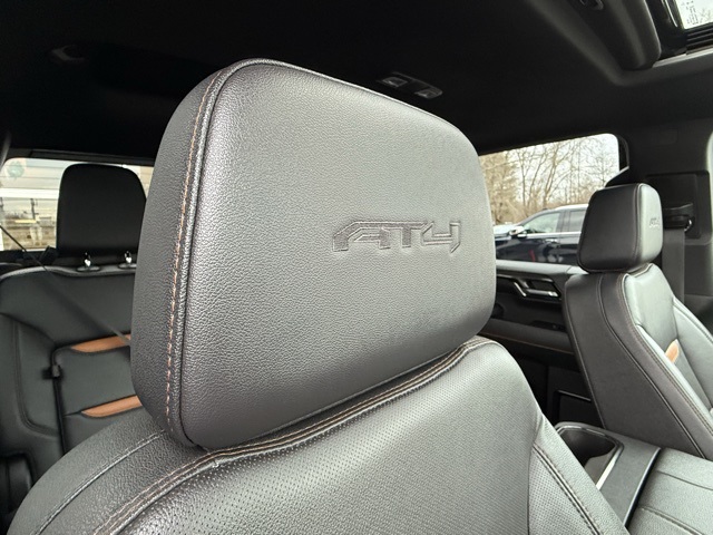 Vehicle image 15 of 40
