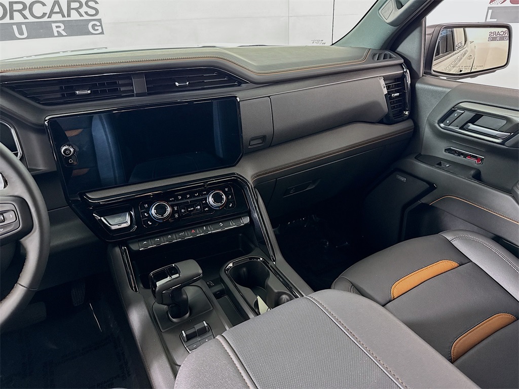 Vehicle image 24 of 33