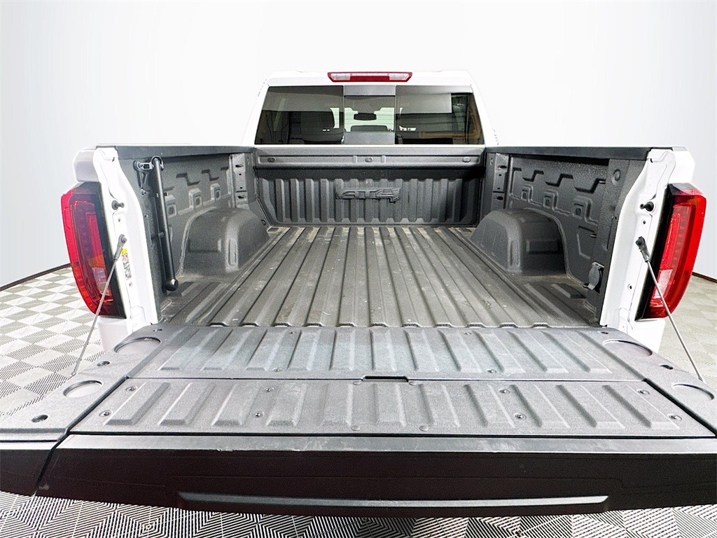 Vehicle image 27 of 33